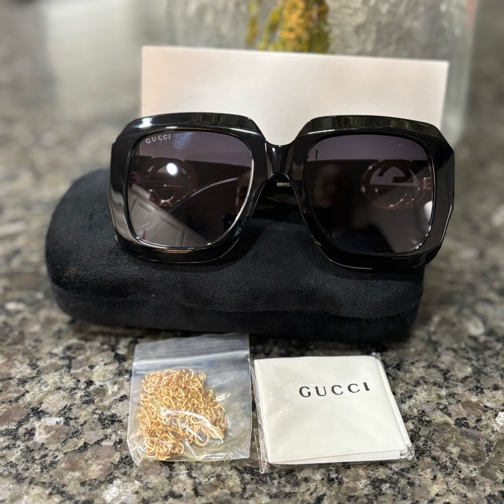 SOLD - GUCCI SQUARE LENS SUNGLASSES GG1022S 006 BLACK EUC